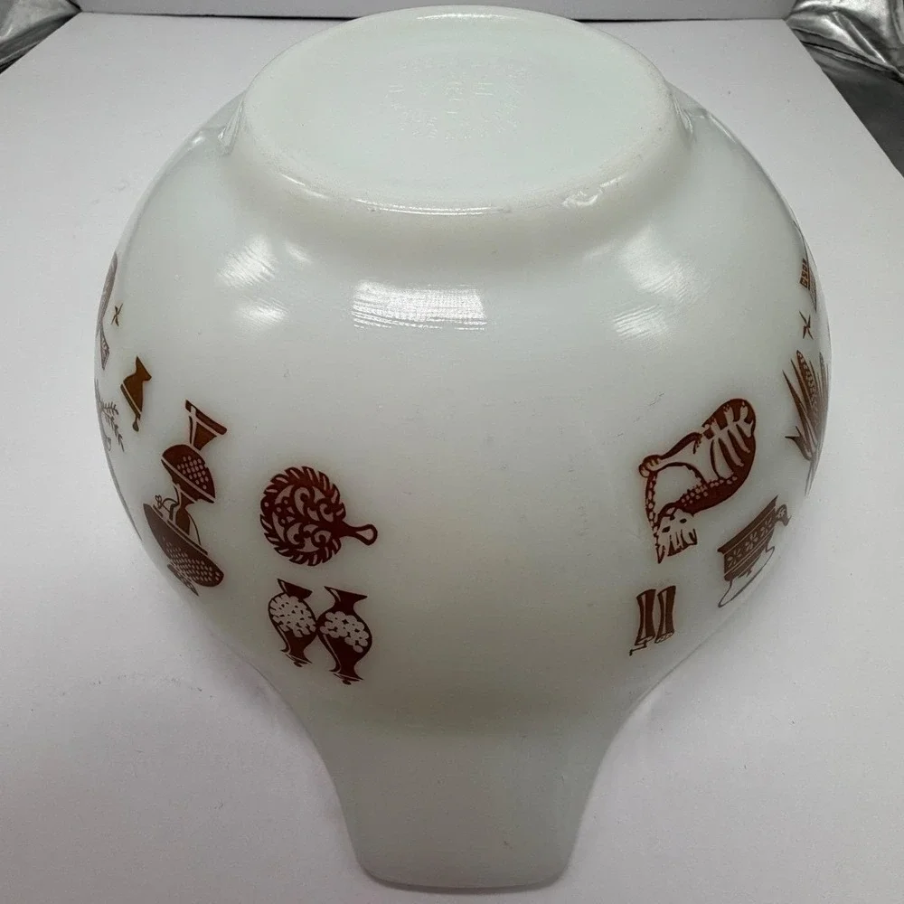 Pyrex Early American Cinderella Mixing Bowl 443 2.5 Qt Brown White Milk Glass